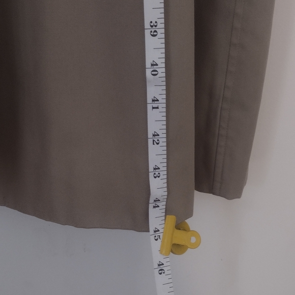 Burberry Trench Coat with Removable Wool Lining - Picture 4 of 16